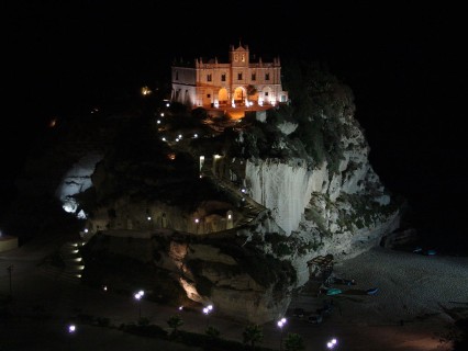 Notte romantica a Tropea all'insegna dell'amore e della musica