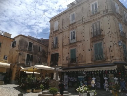 Estate a Tropea: promenade per i vicoli del borgo più bello d'Italia