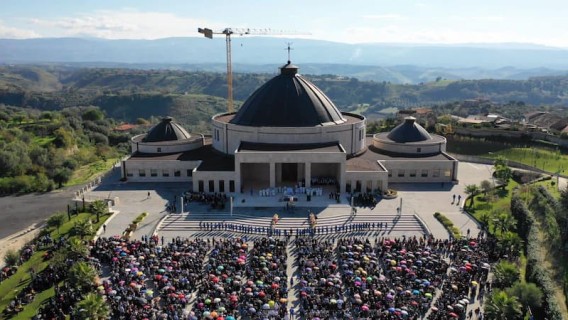 A Paravati la dedicazione della chiesa voluta dalla mistica Natuzza